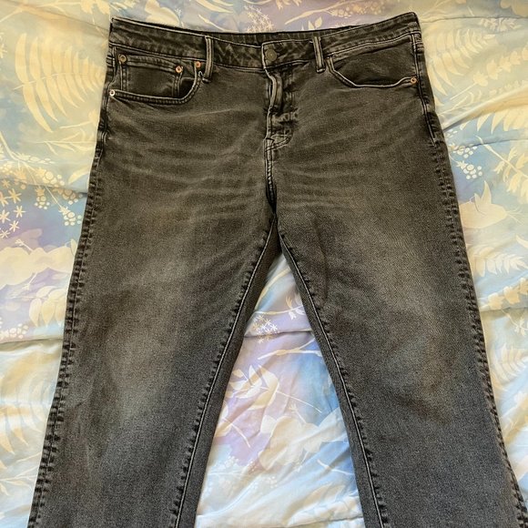 4 Pants/Jeans - Picture 3 of 10